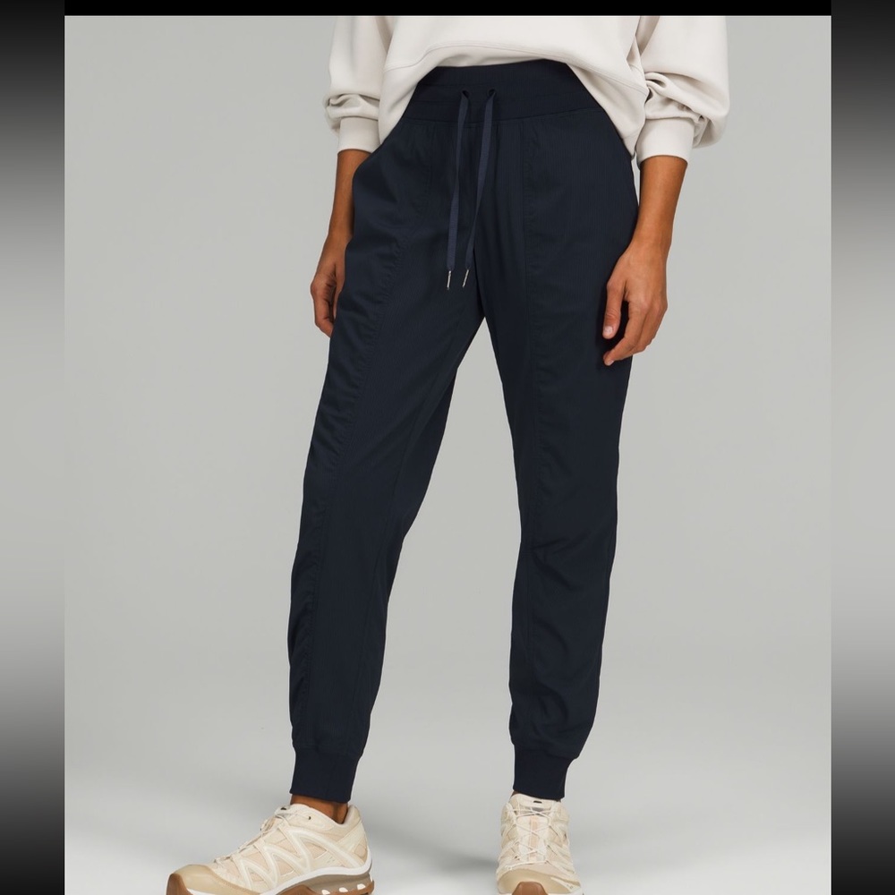 Lulu Dance studio mid rise jogger full length in black size 6. Great condition.